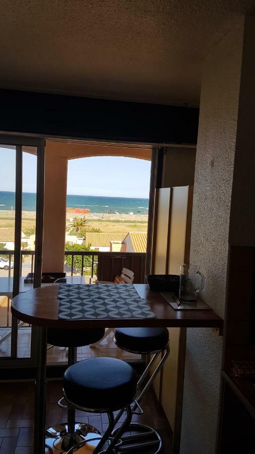Au Village Coeur De Barcares Studio Vue Mer 3 Couchages Ле-Баркарес Екстер'єр фото